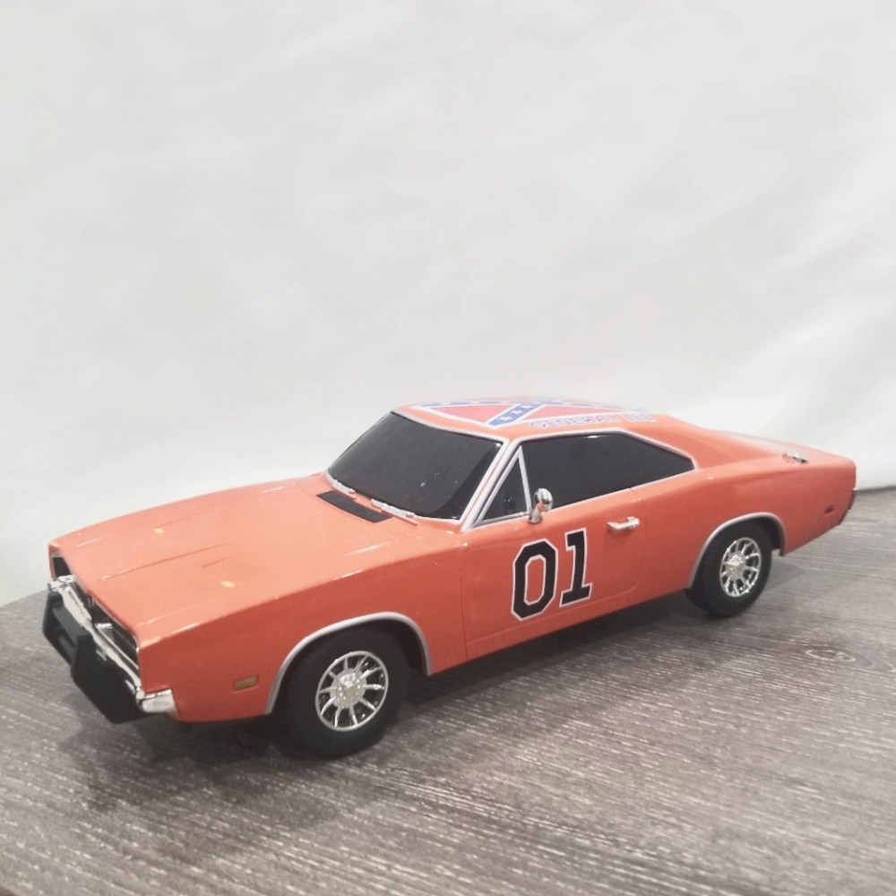 General Lee car USED (Dukes of Hazzard) Malibu International Ltd 2006